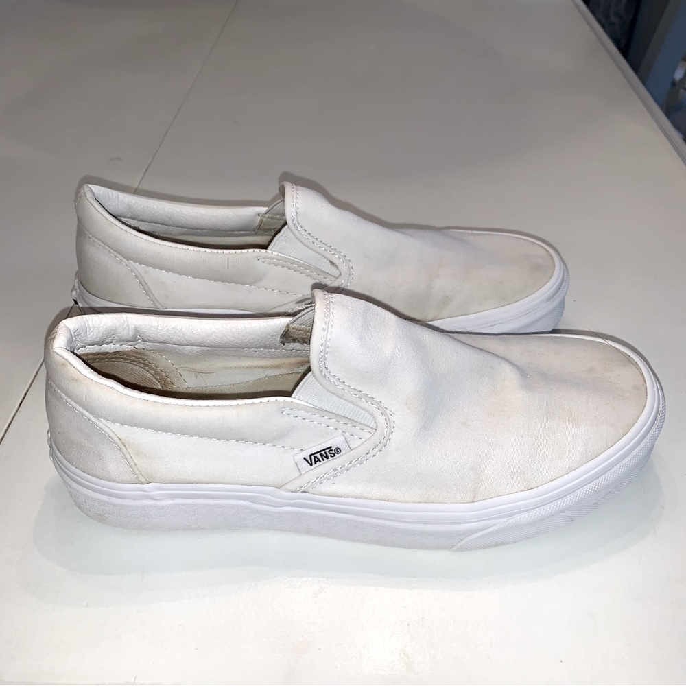 White Vans Classic Slip-On Sneakers Womens 8.5 White Low Top Canvas